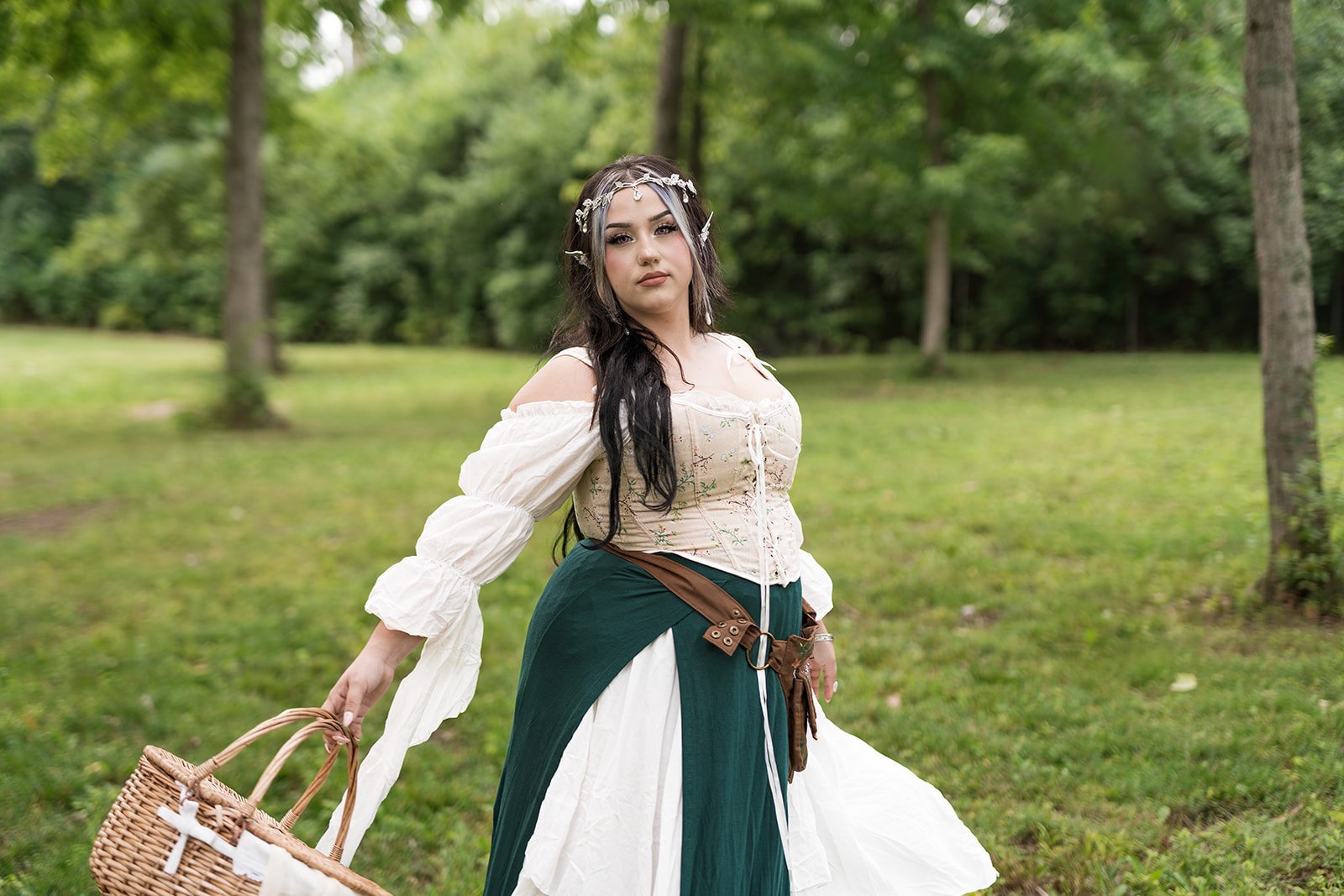 Plus-Size Renaissance Fashion: How To Style Your Dress For the Fair